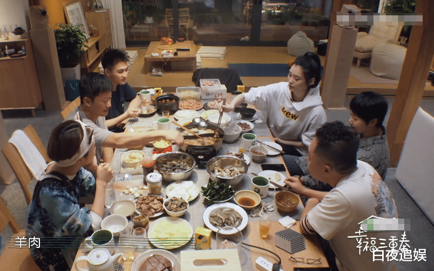 何猷君|幸福三重奏3：吴京像个老父亲，亲手教何猷君吃糖蒜，有内味儿了