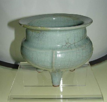 【官窑】汉代遗韵两宋留，千开万边凝如冰：官窑