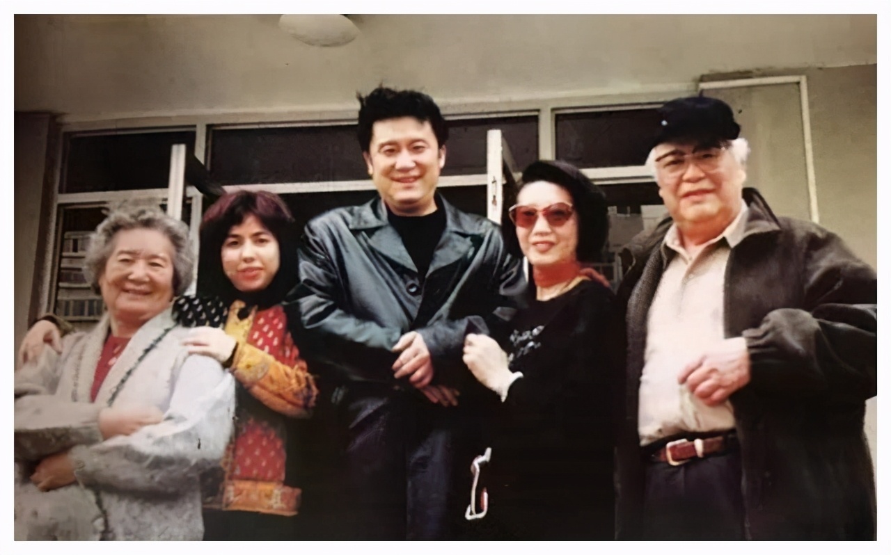 北京电影学院|90岁于洋罕曝近照！满头白发大腹便便，晚年丧子今仍住北影宿舍