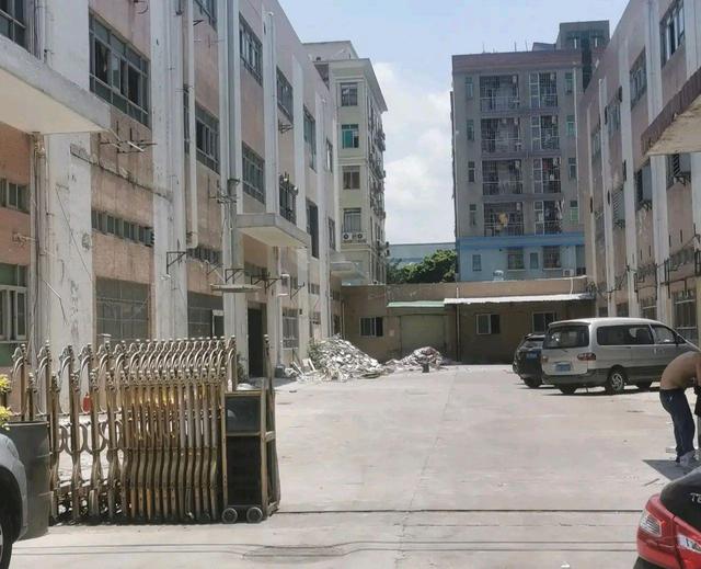 深圳市|深圳某工厂外国订单突然取消老板宣布放假，太突然老板也措手不及