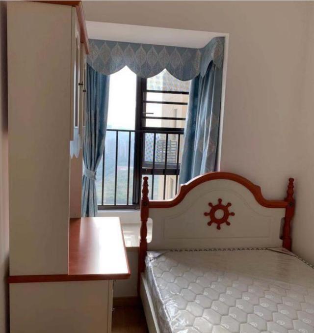 背景墙|89平米的三居终于搞定，一家五口住进来，虽然挤了点但其乐融融