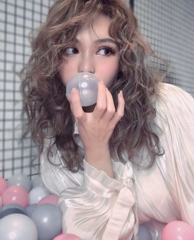 『摩天楼』周扬青化身“情感专家”：不后悔曾爱过罗志祥，分手后会变得更好