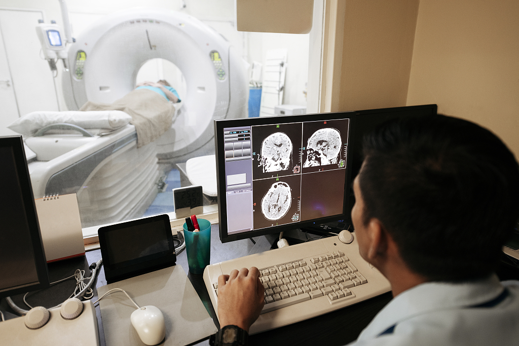 医生|45岁女子脑溢血离世，医生含泪叹息：厨房1调料吃太多，血管堵塞了