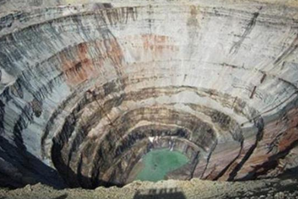 []苏联曾打算挖穿地球，为何挖到12262米停了，49年后才明白