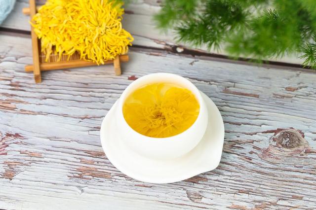 肝脏|白天犯困，夜晚失眠！或是\肝\功能已受损，这4件事请尽快停止