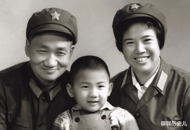 曹操|毛主席次子毛岸青，4岁离父，7岁丧母，儿子为中国最年轻的少将