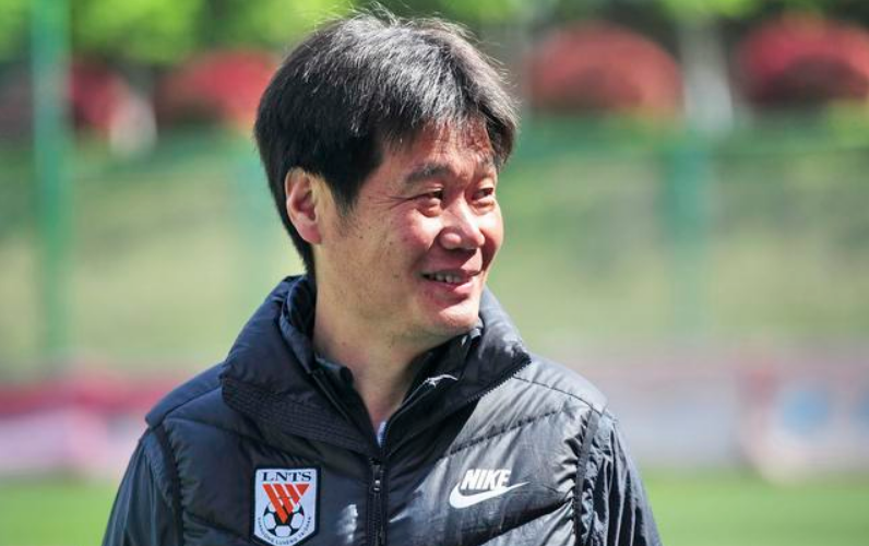 「山东鲁能」下午17点！鲁能迎战中超升班马，李霄鹏缺7名主力首发换3人