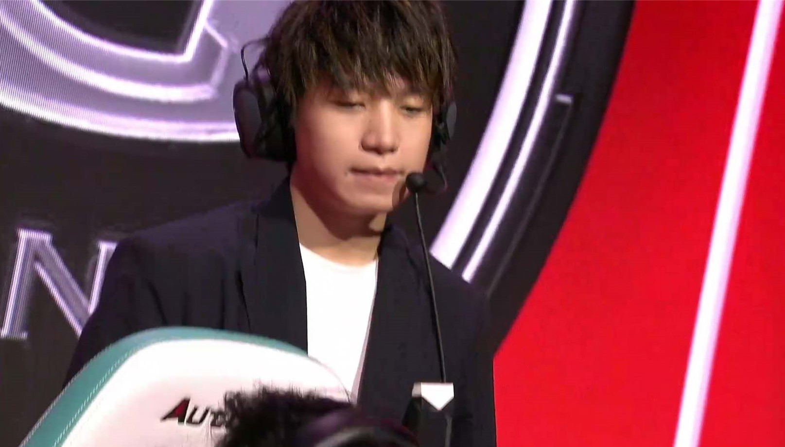 [edg战队]EDG首局败给LPL倒数第一看懵粉丝，厂长气到脸黑，阿布：看明凯表情