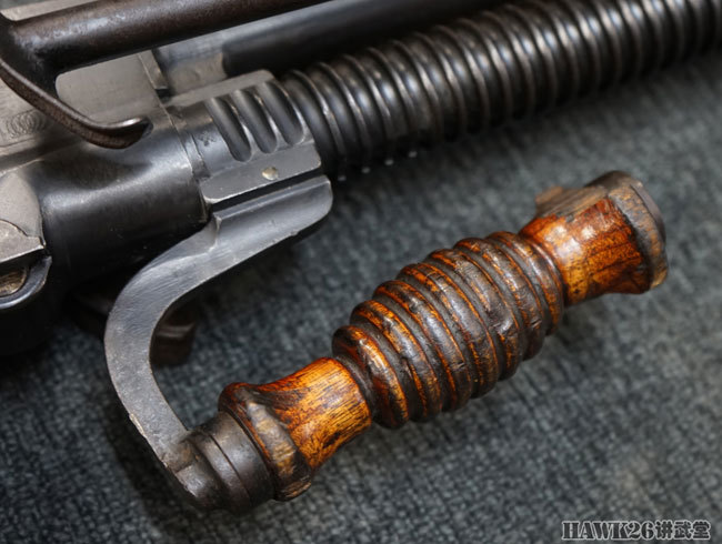 机枪|细看:日本九六式轻机枪 罕见的原编号品相 瞄准镜依旧可以使用