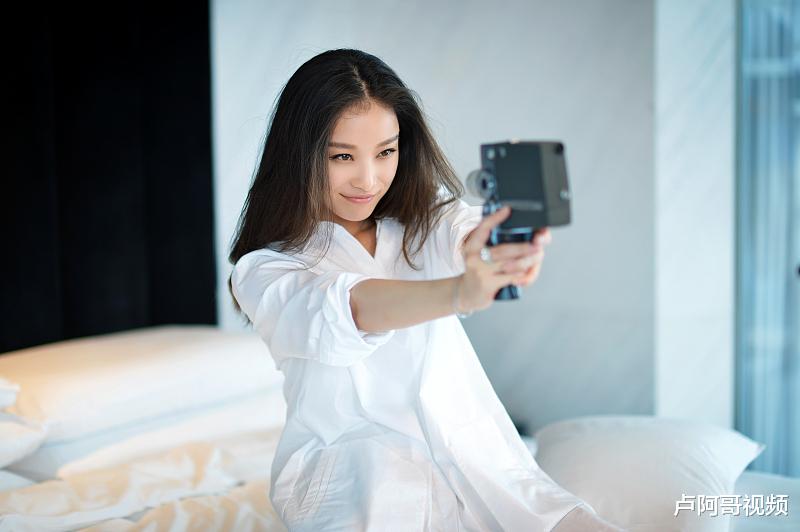 『电子商务』如何做自媒体电商赚钱，做好了，每个月赚10万很简单！