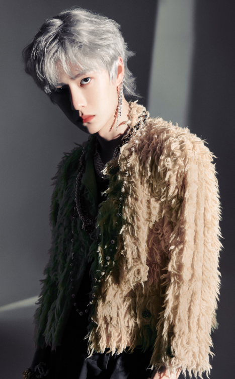 甄子丹|“染发像换脸”的明星盘点:王一博变酷帅,而他直接认不出