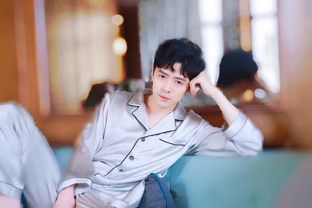 付辛博|男星时隔2年回归微博，只为宣传新剧，嫁给1位有毅力的男人好幸福