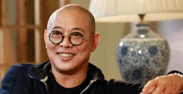 戚薇■李连杰家庭背景很强? 鲁豫问他爷爷是谁, 李连杰 我敢说你敢播嘛?