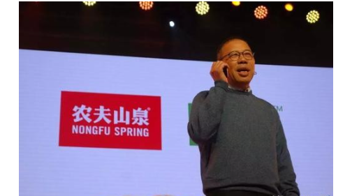 钟睒睒|中国首富又换人了！大自然的搬运工搬成首富，超越“双马”得头筹