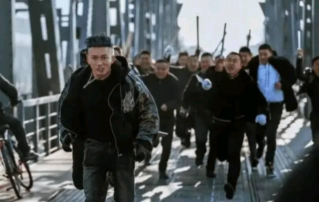 @为什么男人打架时会浑身颤抖，是因为怂了吗？