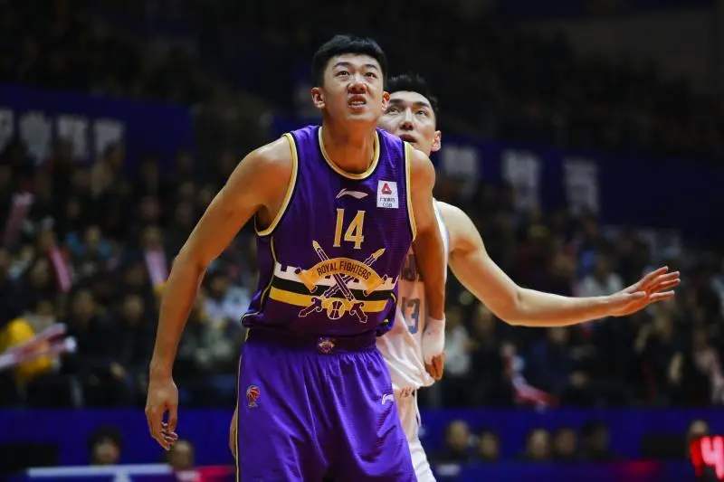 []通过综艺走红的球员，“铁牛”虽无缘CBA，但生活也足够让人羡慕