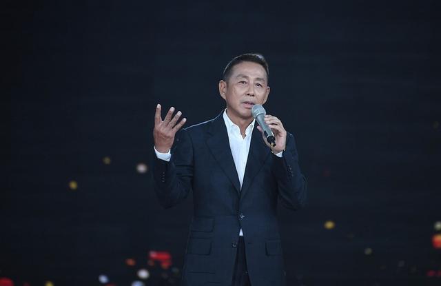 八佰|《八佰》单日票房破2亿，总票房破6亿，陈道明闹了个大笑话