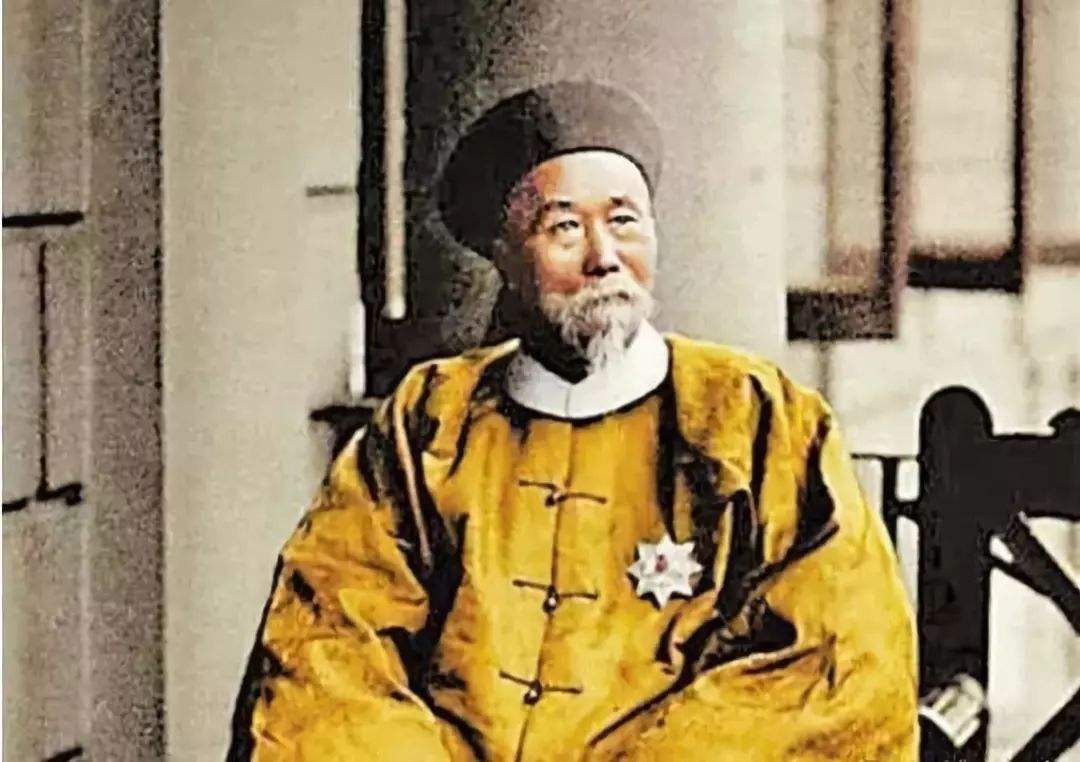 #李鸿章#李鸿章墓被挖，发现两块30斤重的金砖，专家鉴定后，摇头说18个字