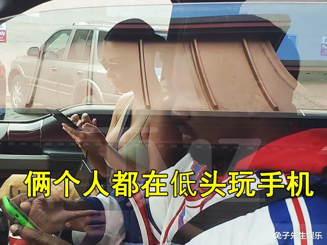 金·卡戴珊|卡戴珊因离婚在丈夫面前痛哭，妆容失色成了“泪人”，太让人心酸