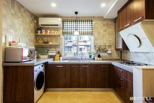 「」有钱人从不把洗衣机放阳台，后悔没听师傅劝，入住才知麻烦不少