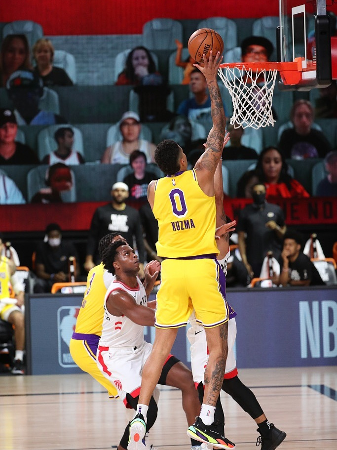 库兹马|全队第1！全队第2！湖人付出终得到回报，197万悍将果然做到了！