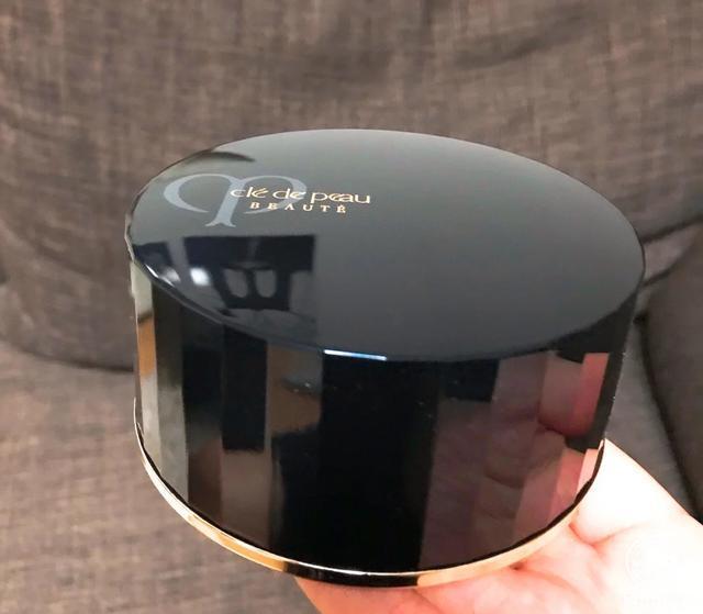 散粉|能被称为“定妆神器”的散粉，也就这四个！