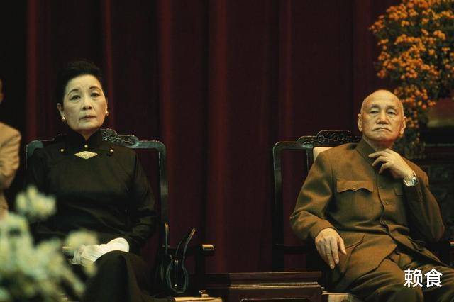 宋美龄|卸妆后的宋美龄！曾吓到蒋介石，内侍回忆揭开其伪善的一面