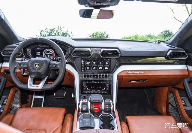 [SUV]大众旗下的SUV，配8缸引擎与陶瓷刹车盘，比Q7大，男人的梦想