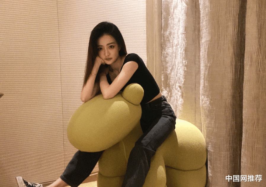 胡冰卿|胡冰卿曝聊天记录后，张铭恩无法招架选择冷处理，徐璐状态获好评