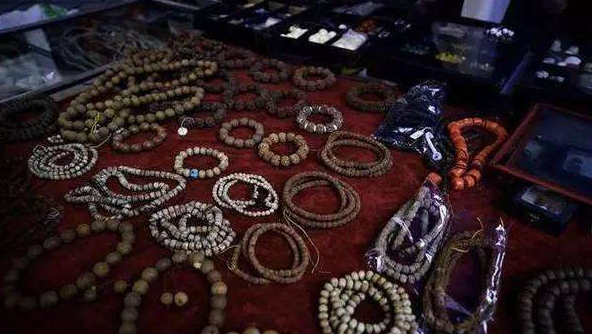 文玩▲文玩摊儿上的种种套路，没看过的基本都被商家坑了