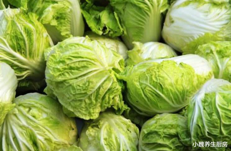 大白菜|买大白菜时，挑黄的好还是绿的好？菜农教您一招，以后别再乱买了