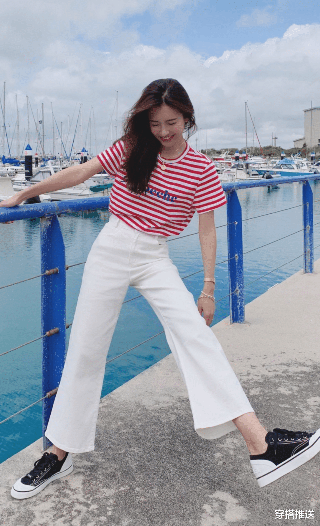 『张子萱』这就是陈赫非要再娶的人!阿姨年纪还能穿无痕裤,这魔芋腿我酸了