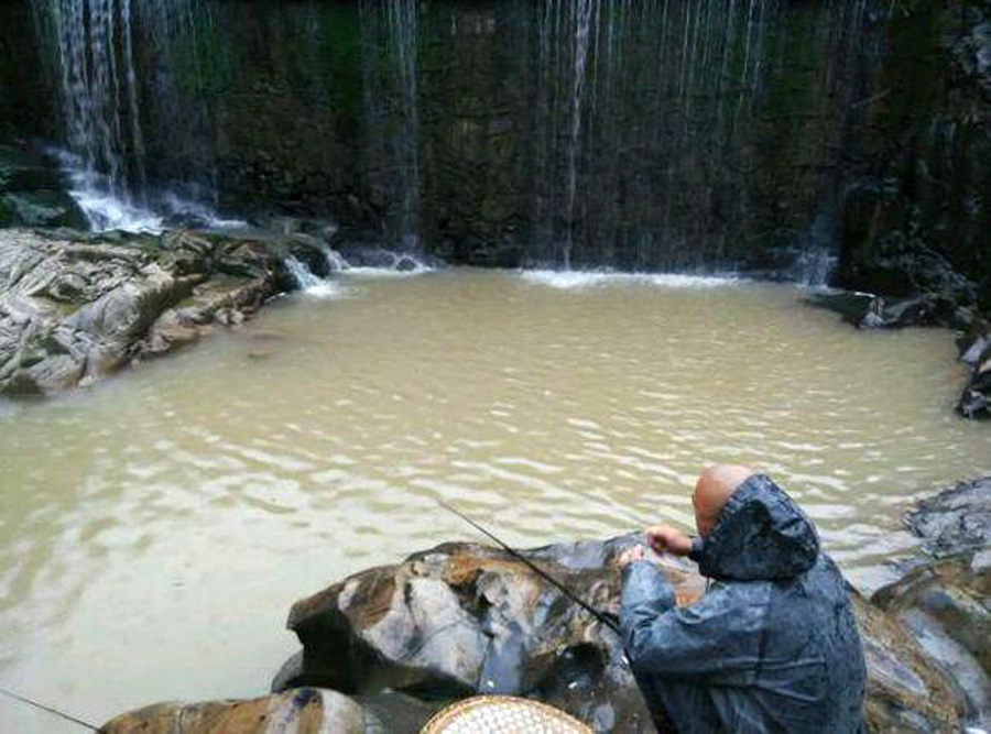 |在水流很急的地方怎么钓鱼?三种应对方式,不愁钓不到鱼