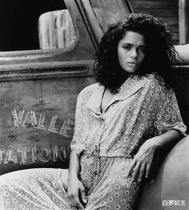 杰森·莫玛|8岁一见钟情,妻子大他12岁还离异带孩子,“海王”独爱一人33年