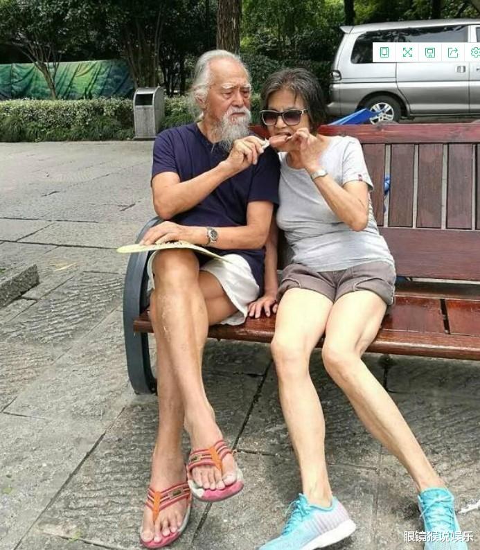 王德顺|84岁王德顺不像同龄人就算了，再看46岁女儿，吃保鲜剂了？