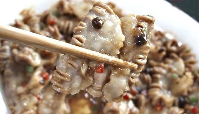 鸡蛋：夏天给孩子做它吃，钙是鸡蛋3倍，铁是猪肝5倍，孩子吃了长高个