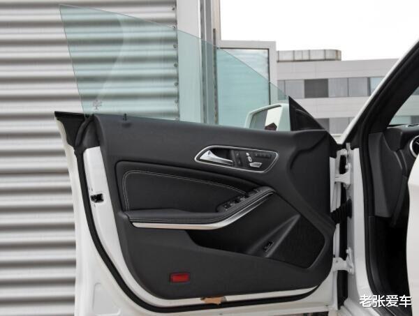 奔驰cla级|买啥迈腾，这车跌到20.08万，配无框车门油耗6.7，开出去有面子