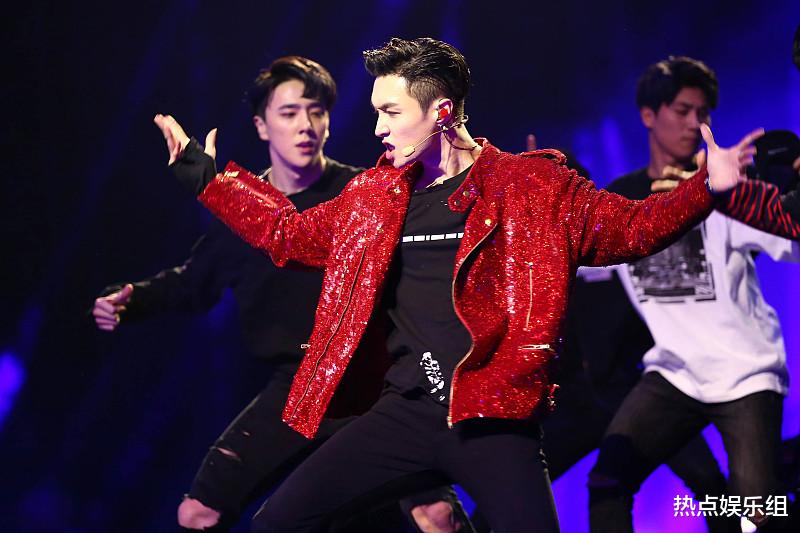 张艺兴|张艺兴啥体量？练习生计划引娱乐圈红星集体祝贺，SM老板还夸上了天