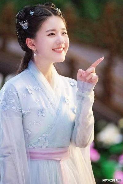 赵露思|终于知道赵露思为何一直留长发,看到她的短发照,网友瞬间明白了!