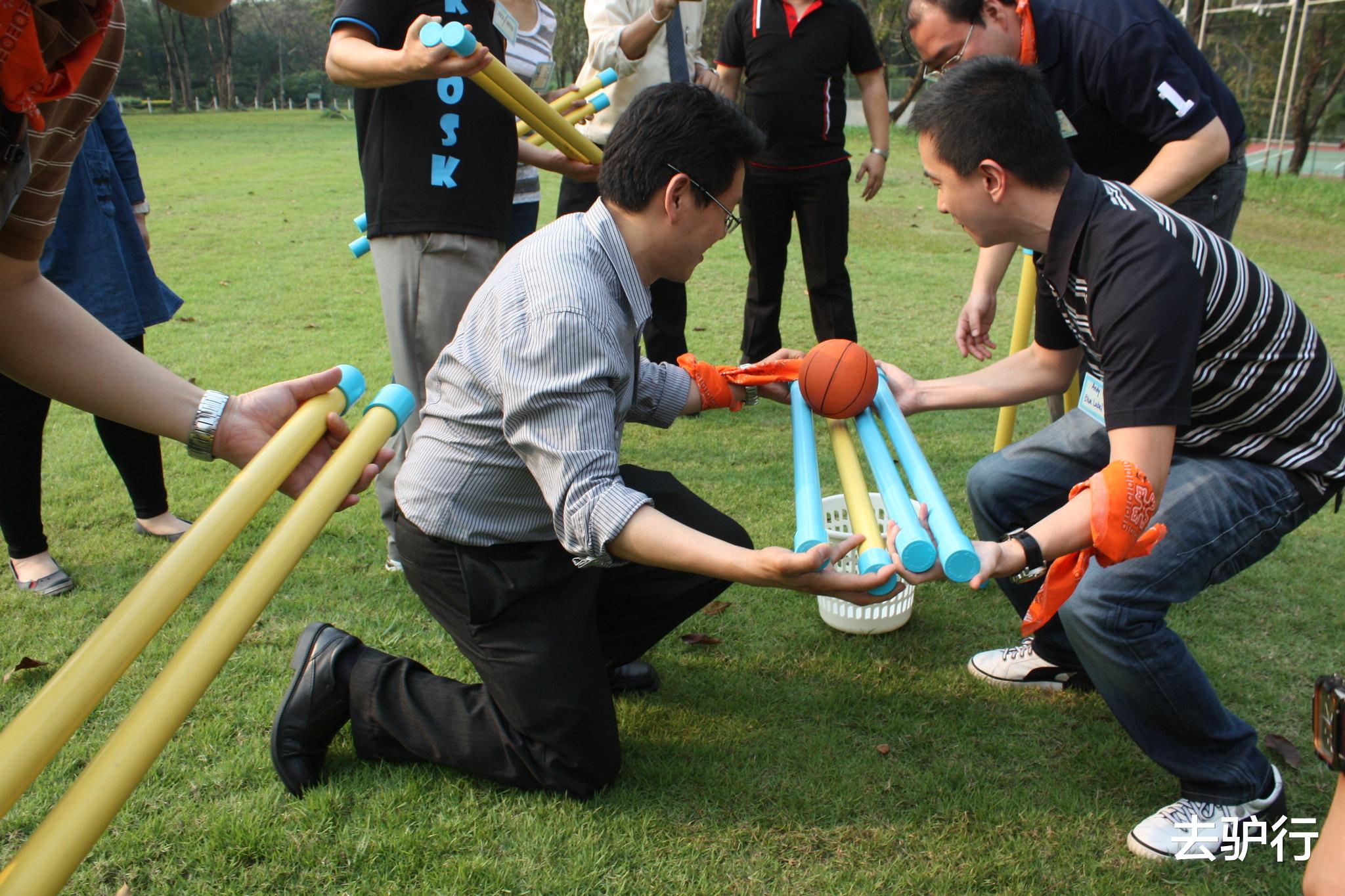 ：团建旅行成“团灭”：低智的互动抠门的预算，硬生生地逼走了员工