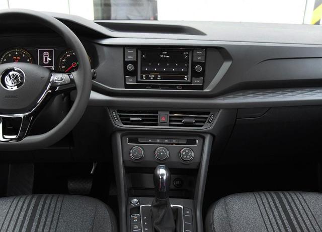 大众汽车@大众真不要尊严了！从16.58万下探到12.08万，4月狂甩一万多辆！