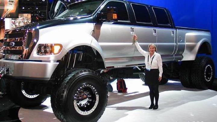 『皮卡车』世界上3大最大皮卡车，中国皮卡上榜，最大的皮卡上车堪比上楼