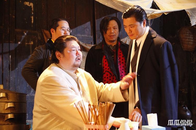 黄渤|他被黄渤捧红片酬翻10倍，却醉酒身亡，美貌妻子改嫁老外生活滋润