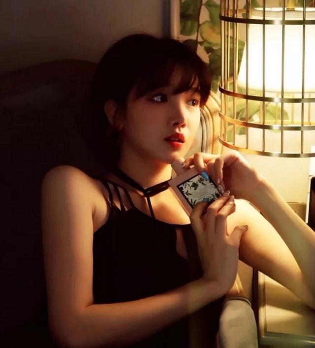 「陈小纭」看惯了陈小纭短发发型，当她为爱接回长发后，说她18岁都信