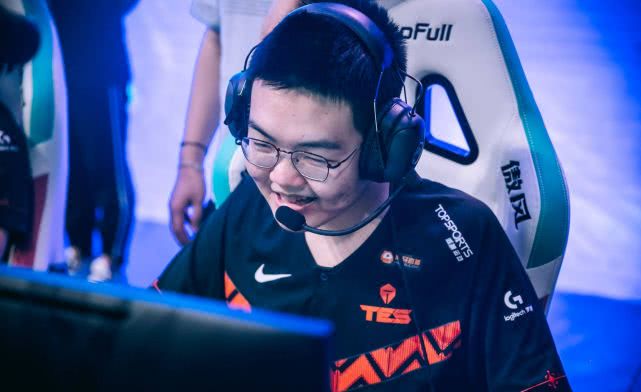 lck@一秀三看呆LCK！可能连369都没想到，自己名字能被韩国解说夸成这样