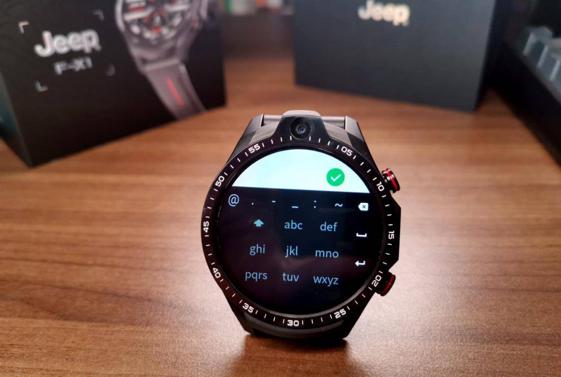 黑骑士|支持独立通话，微信抖音刷不停，Jeep黑骑士智能手表体验