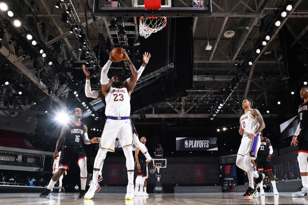 勒布朗·詹姆斯|拿MVP又有何用？率湖人赢球后，詹姆斯再放豪言，字母哥扎心不？