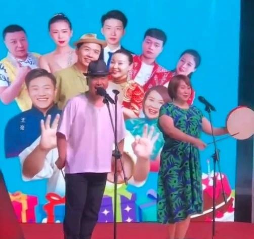 赵本山|刘能果然单飞了，和老版赵四关小平组团演出，这是给老赵上眼药？
