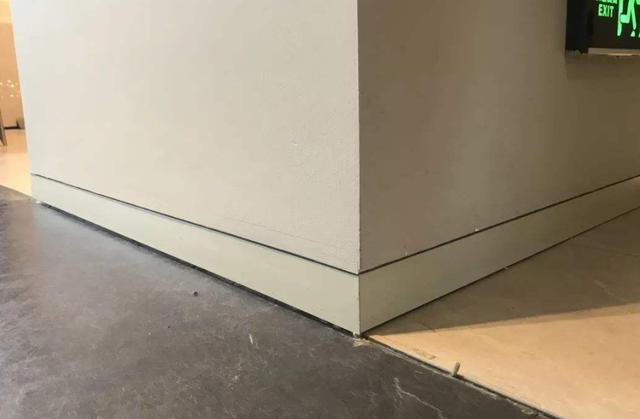 「」第一次见有人这么装踢脚线，太聪明了，回家我也效仿