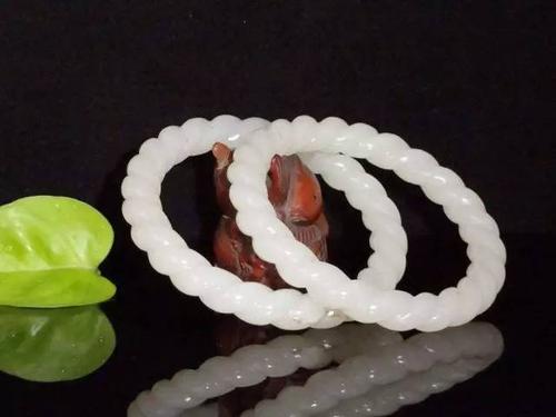 「翡翠手镯」买翡翠手镯还在意贵妃镯吗? 这几种寓意更好!